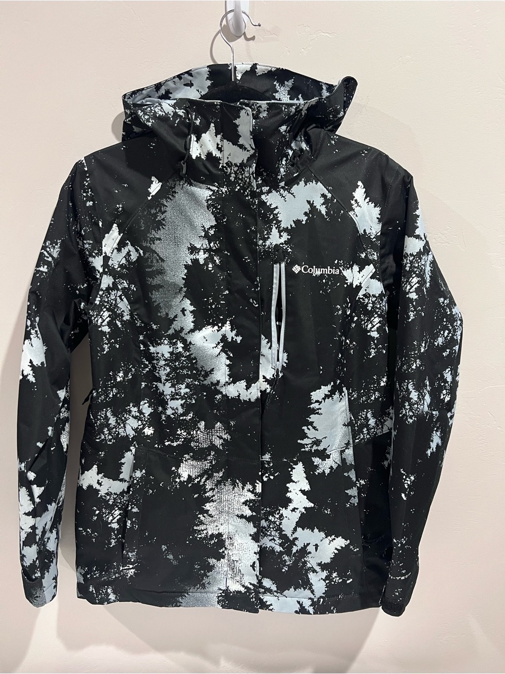 Columbia Women's Black & White Printed Ski Shell